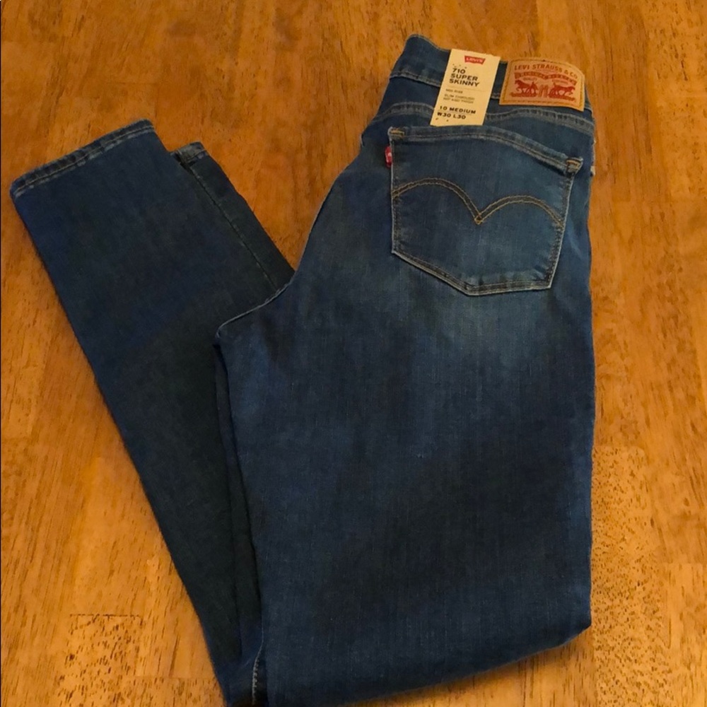 NWT WOMENS LEVI’S 710 SUPER SKINNY 30x30
